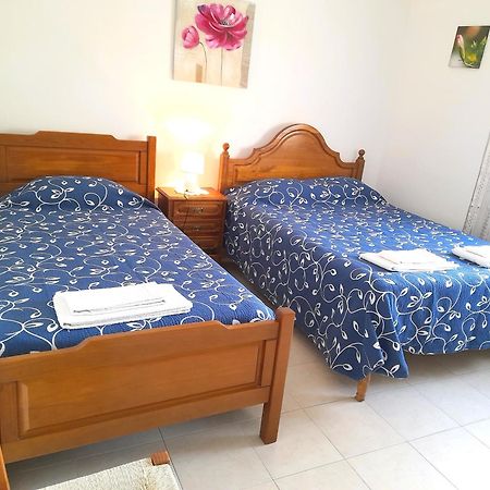 Pacheco'S Guesthouse ลากอส ภายนอก รูปภาพ