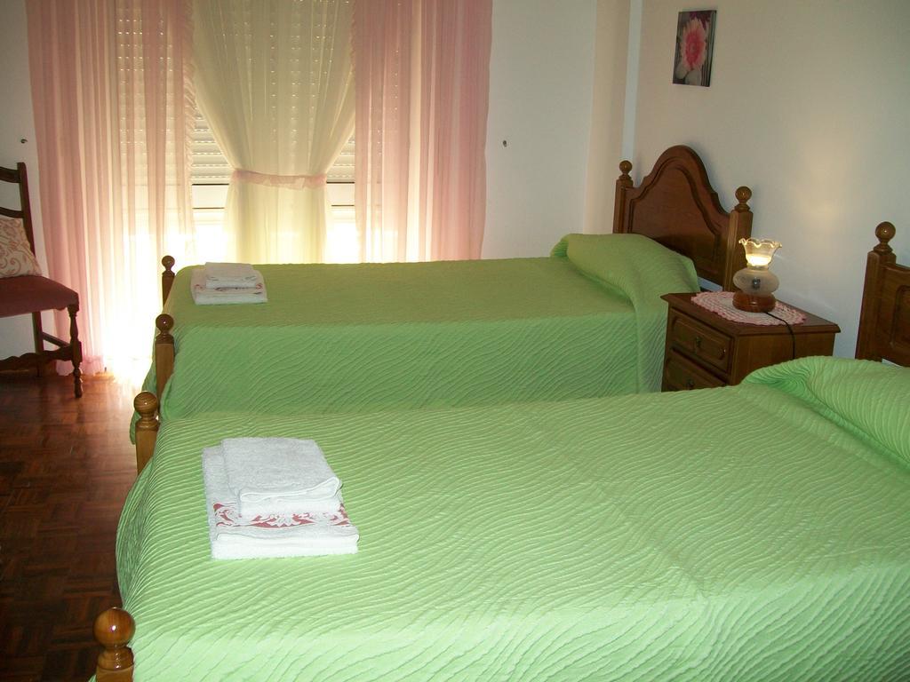 Pacheco'S Guesthouse ลากอส ภายนอก รูปภาพ
